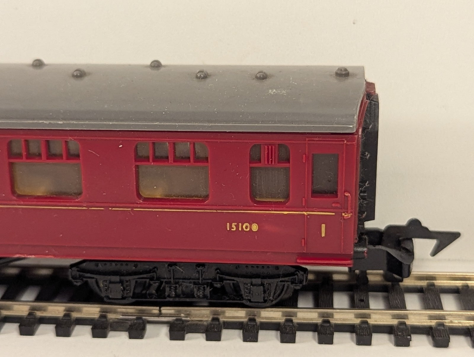Jouef HO Scale Main Line First Class Coach Passenger Coach 15100 BR Maroon