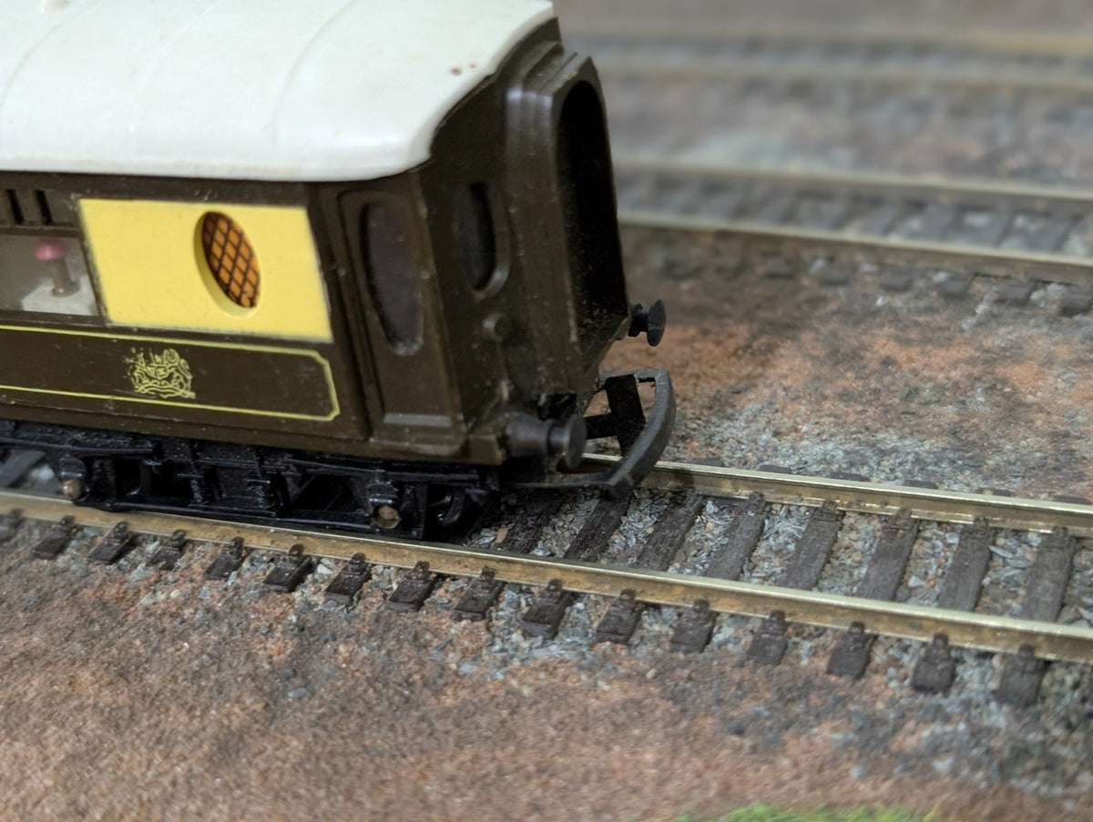 Tri-ang R328 OO Gauge Pullman Brake Coach ‘Car No 79’