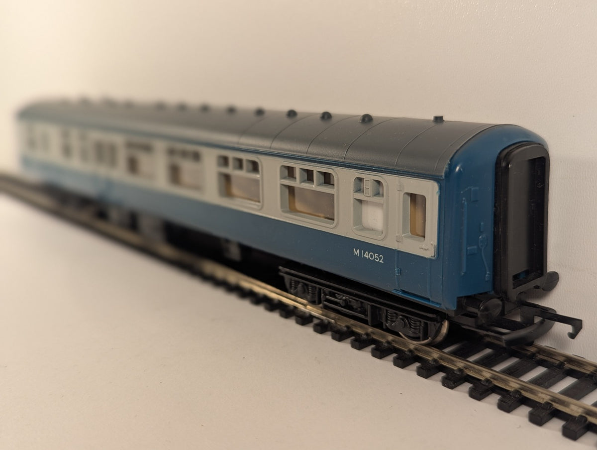 Hornby OO Gauge BR Mk1 Brake Corridor Composite (BCK) Passenger Coach M14052