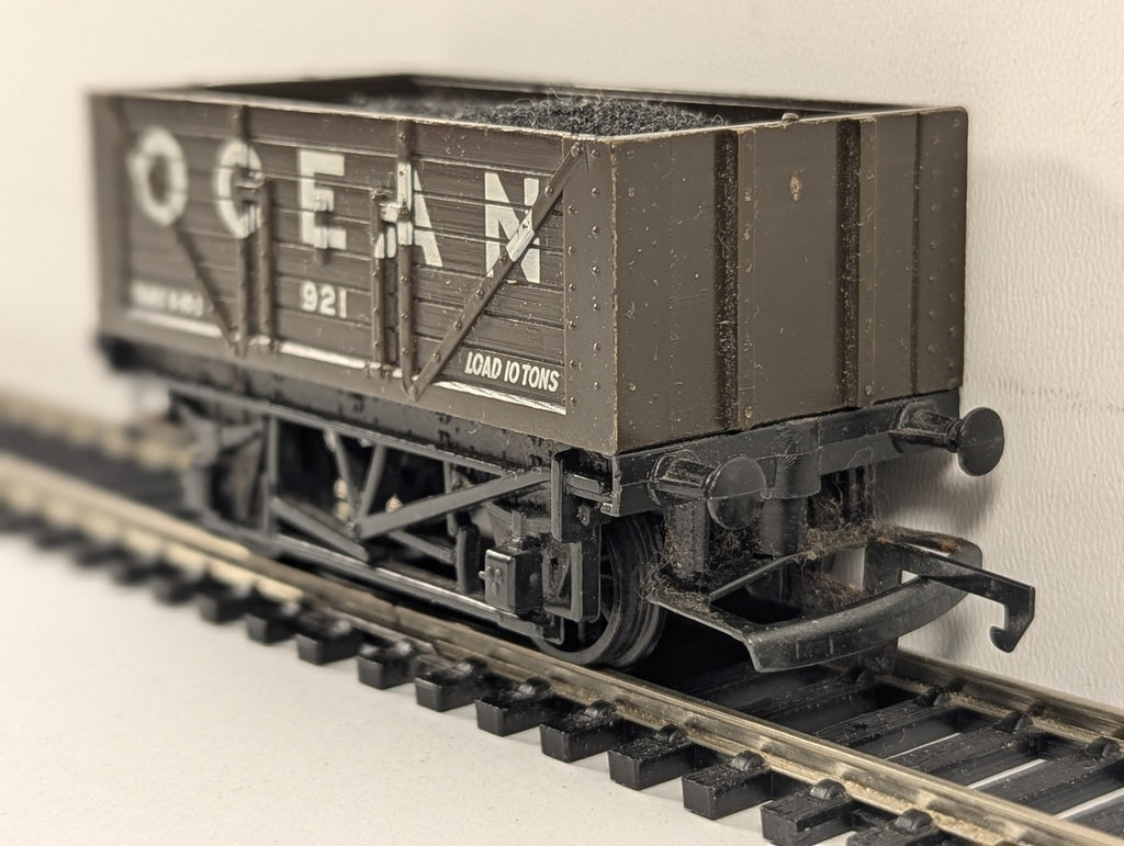 Hornby OO Gauge 7 Plank Open Wagon 'Ocean' Goods Wagon 921 Ocean Brown R.010