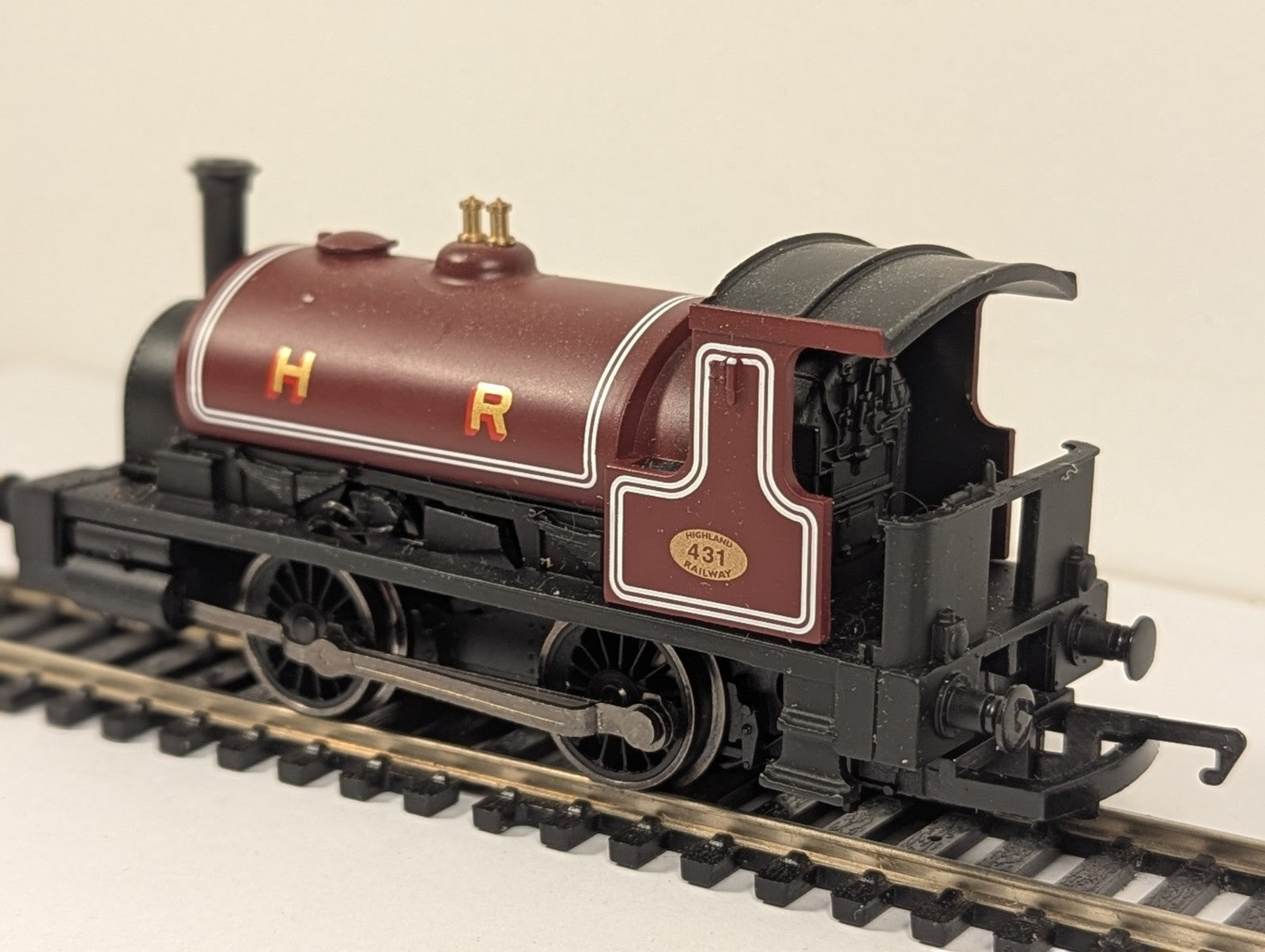 Hornby R1157 OO Gauge Class 0F “Pug” 0-4-0ST HR Maroon