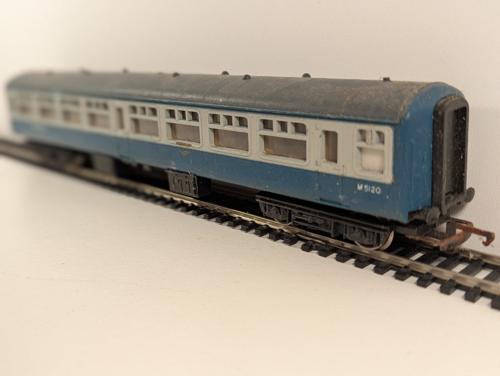 Hornby R724 OO Gauge BR Mk2 Standard Open Coach M5120