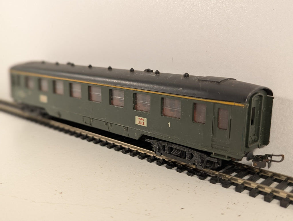 Hornby-Acho HO Gauge SNCF 1st Class Green Passenger Coach
