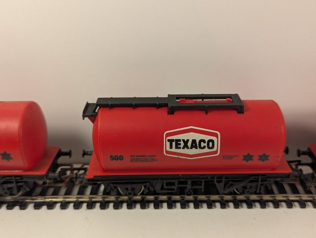 Hornby R184 OO Gauge Texaco Tank Wagon – Rake of 3
