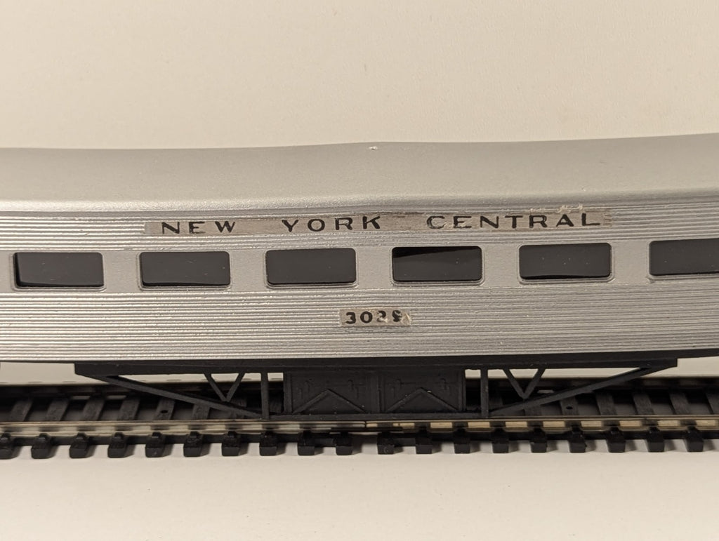 Graham Farish OO Gauge New York Central Coach Silver - Wrong Box