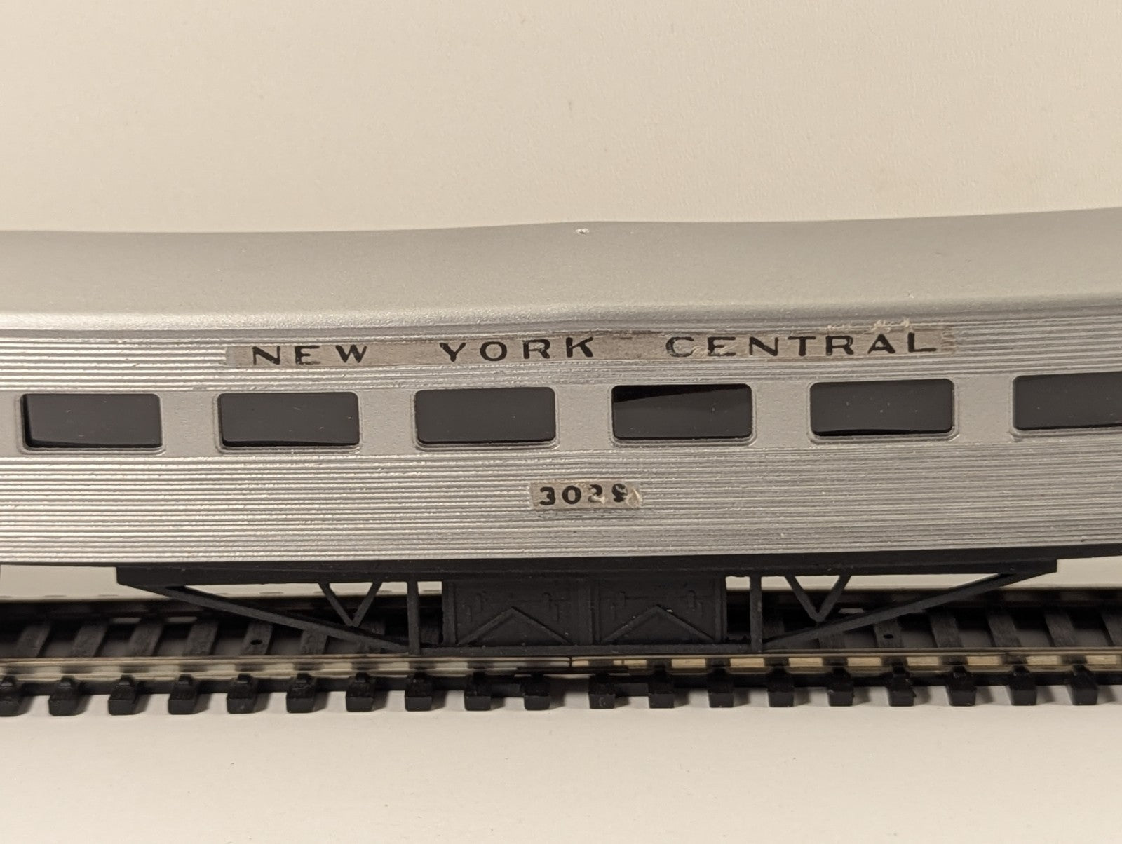 Graham Farish OO Gauge New York Central Coach Silver - Wrong Box