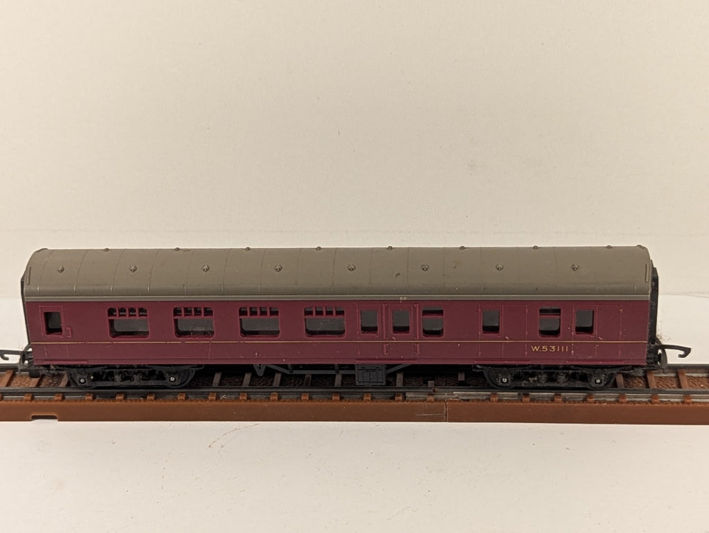 Tri-ang TT Gauge T83 Mk1 Brake Second Coach Maroon W53111