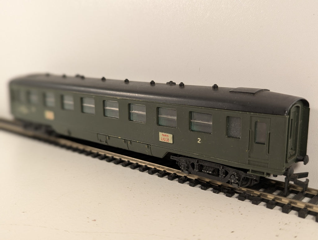 Hornby Acho HO Gauge Green 733 SNCF 2nd Class Coach