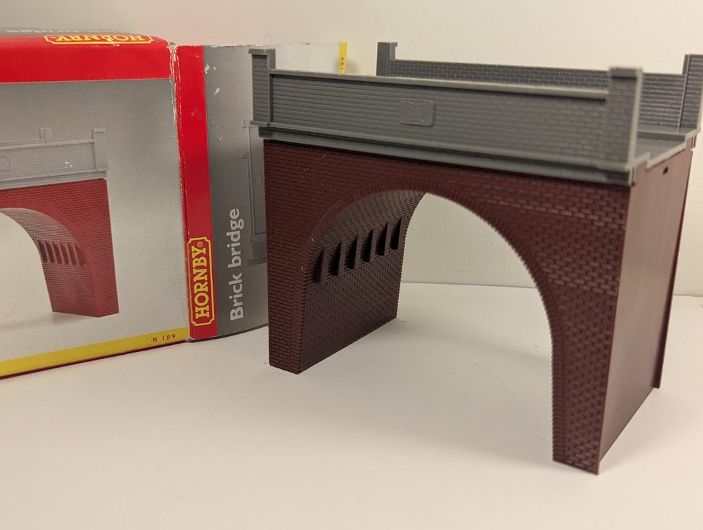 Hornby R189 OO Gauge Brick Bridge