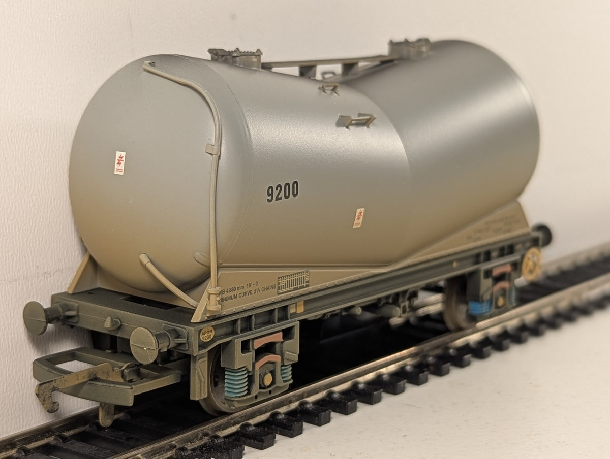 Hornby OO Gauge PCA Bulk Powder Wagon Goods Wagon 9200 Grey