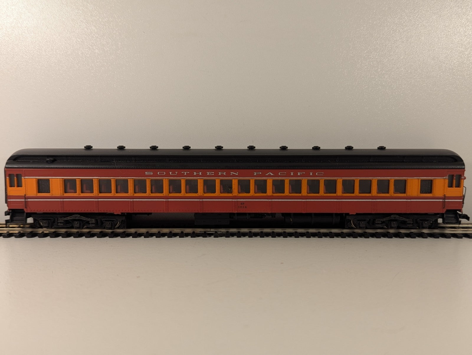 Bachmann Spectrum 89422 HO Gauge Southern Pacific Passenger Car - Boxed