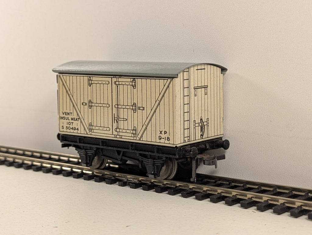 Hornby Dublo 32065 OO Gauge BR White D1 Meat Van - Boxed