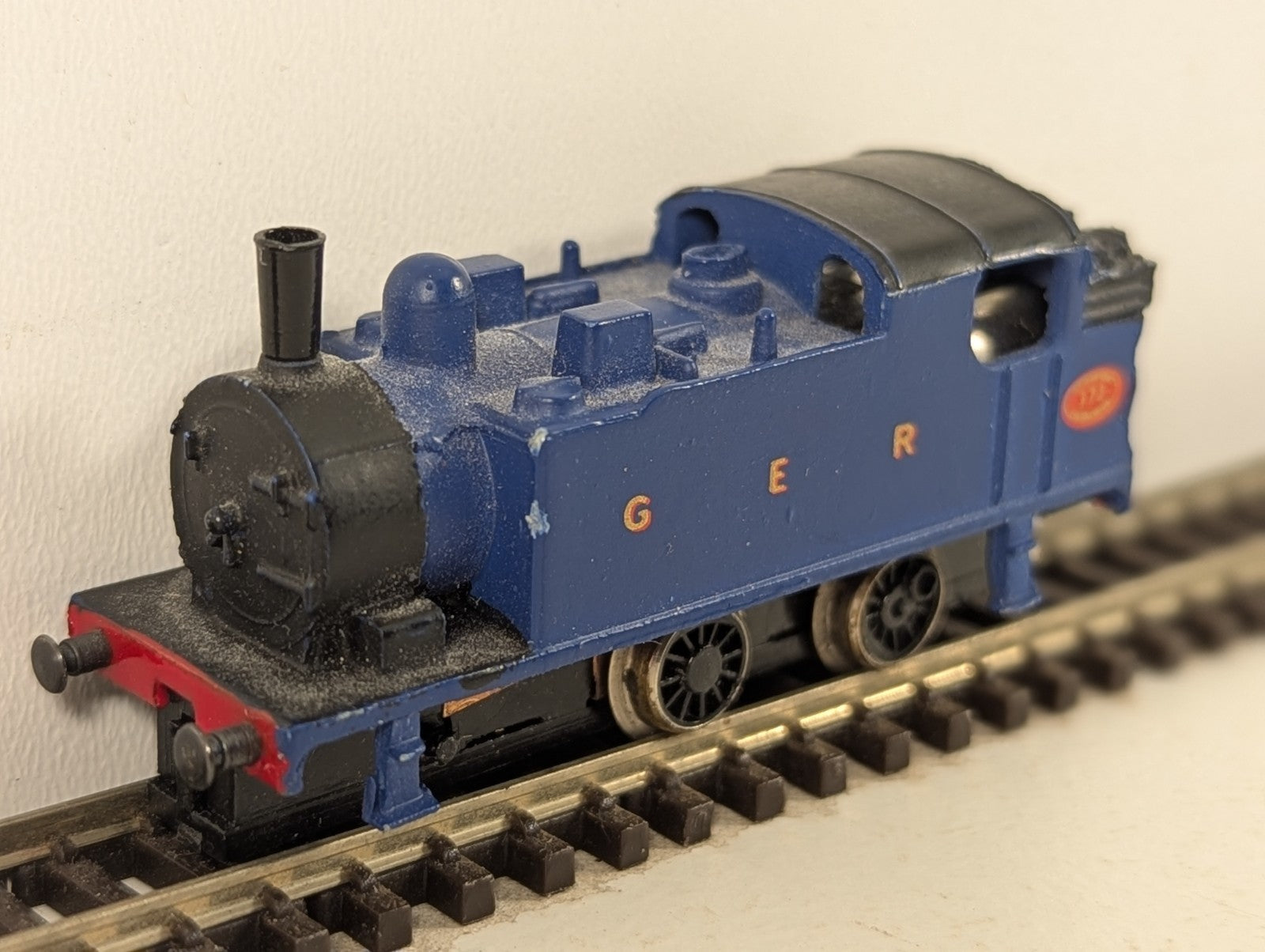 Graham Farish N Gauge GER Blue 0-6-0 Tank Engine Non-Runner