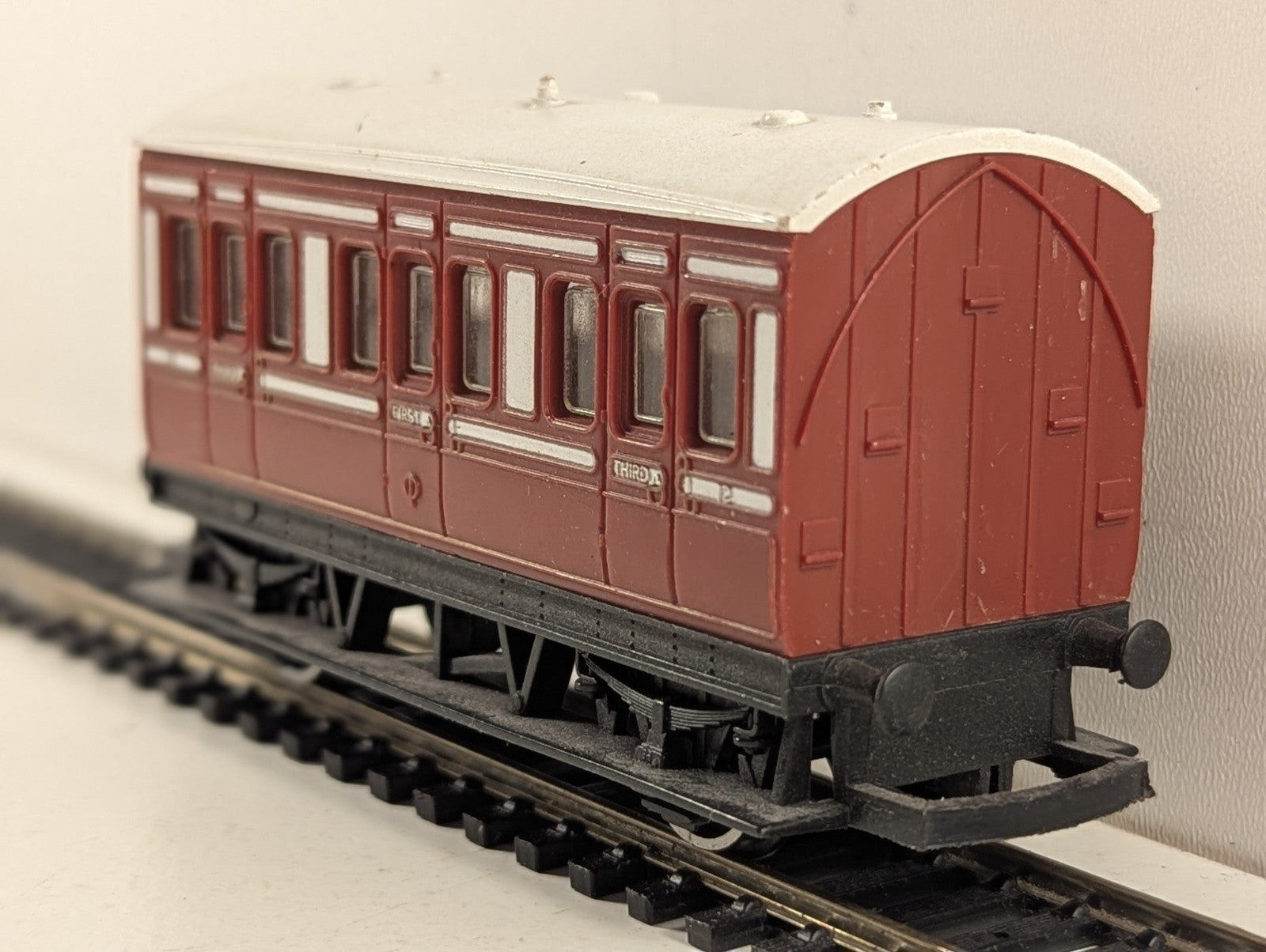 Hornby OO Gauge Caledonian Railway 4-Wheel Composite Coach Passenger