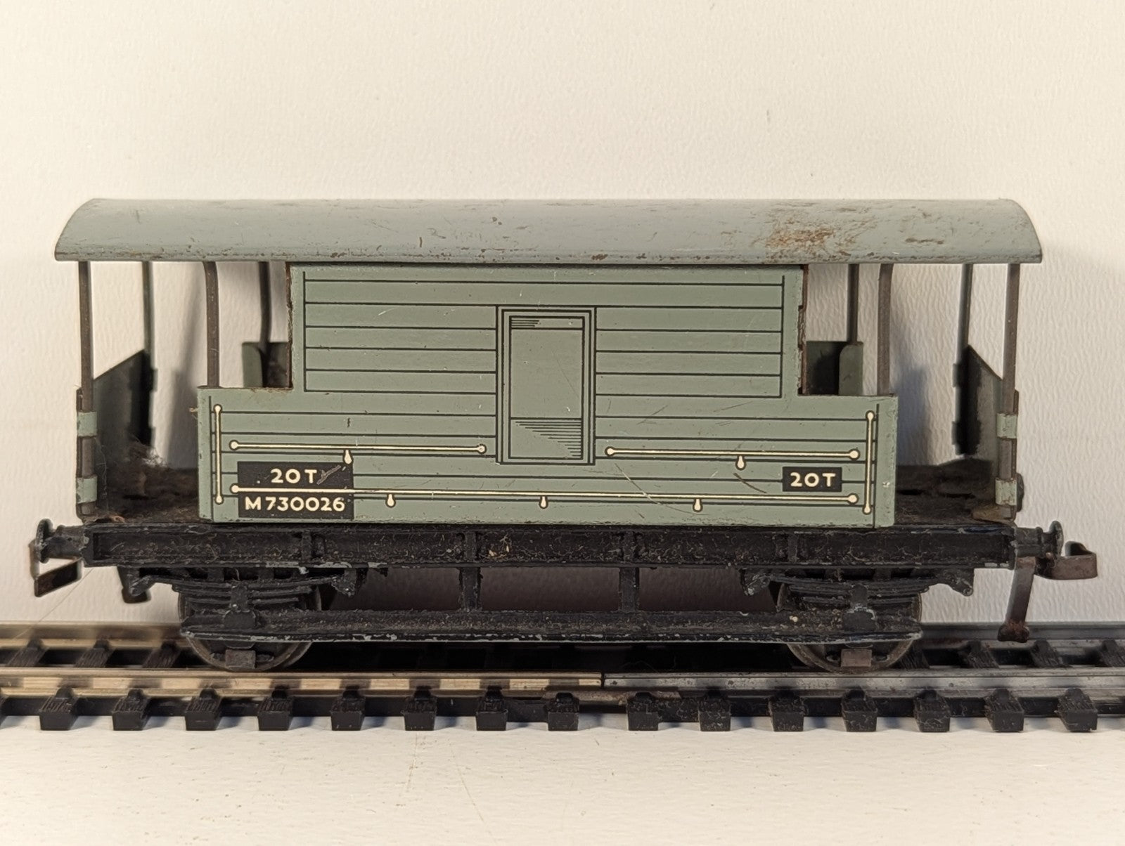 Hornby Dublo 32045 OO Gauge BR 20 Ton Brake Van