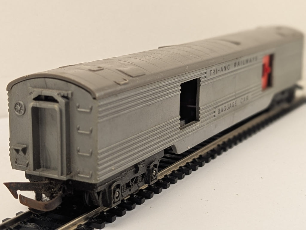 Tri-ang R130 Transcontinental Baggage Car
