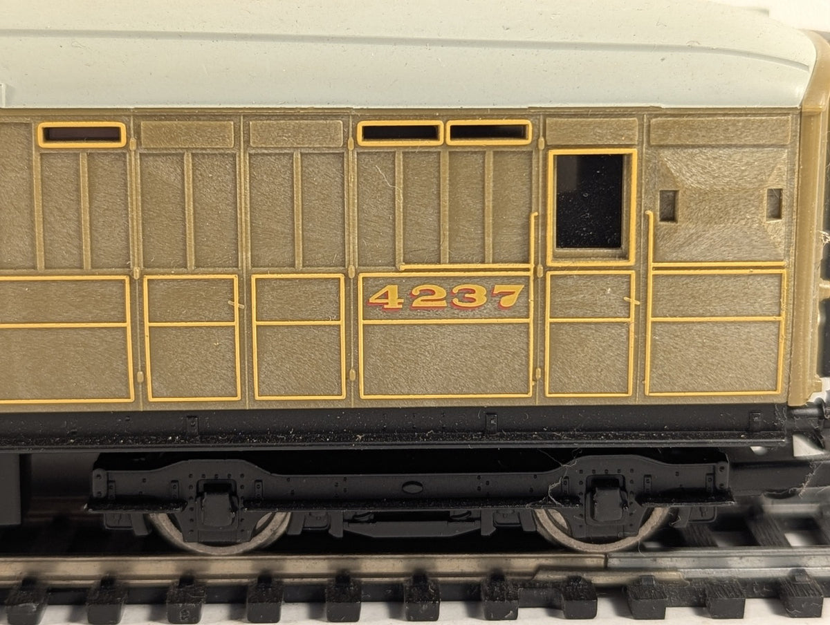 Hornby OO Gauge LNER Brake Composite Coach Passenger Coach 4237 LNER Teak