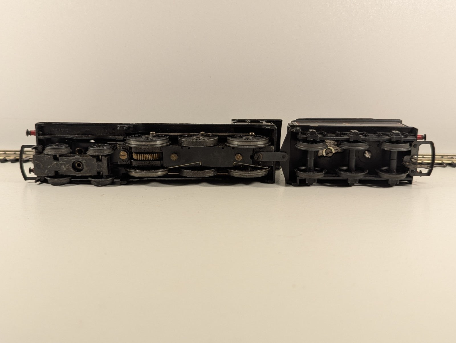 Tri-ang Hornby R150 OO Gauge BR Black B12 Class Steam Locomotive