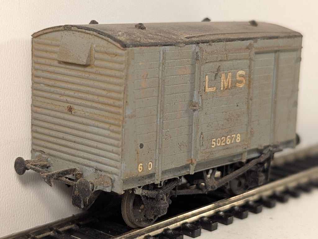 Kit Built OO Gauge LMS 12t Corrugated End Box Van Goods Wagon 502678 LMS
