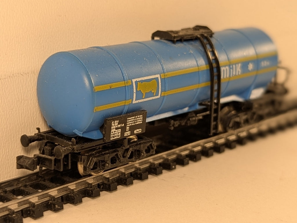 Lima N Gauge Milk Tank Wagon 152 D Blue