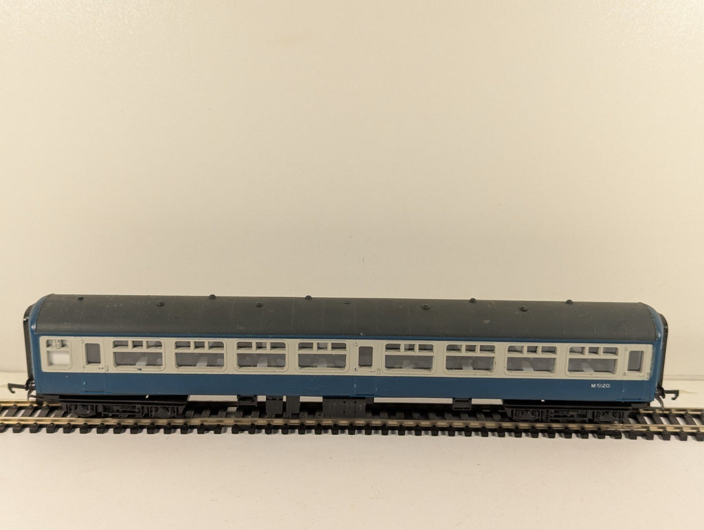 Hornby R895 OO Gauge Intercity Mk2 Tourist 2nd Open