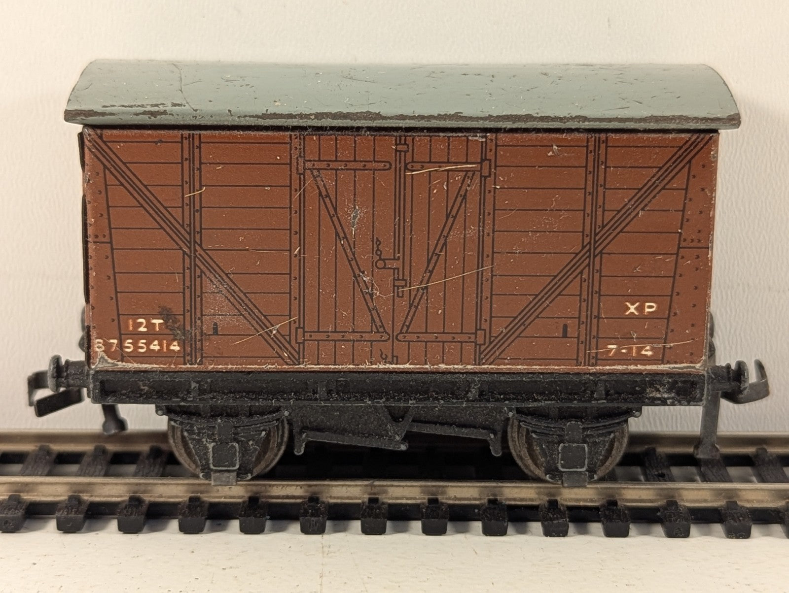 Hornby Dublo LMS 12 Ton Goods Van B508194 OO Gauge