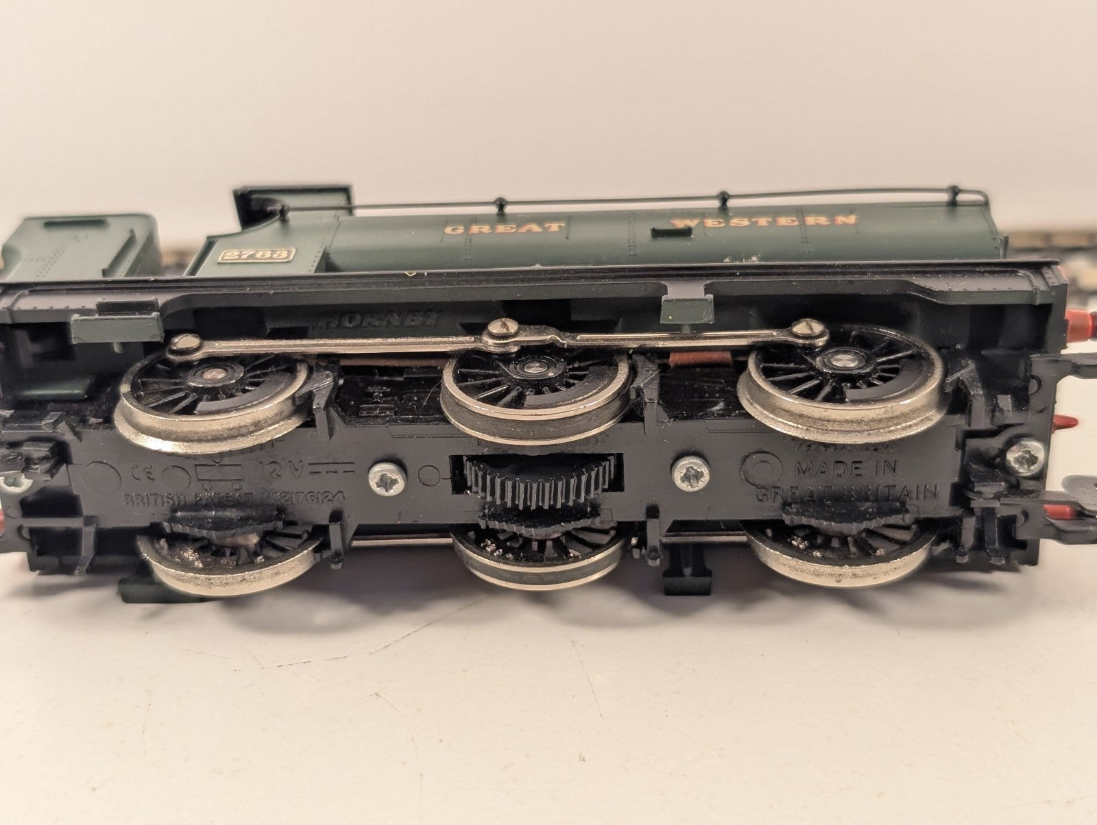 Hornby R760A OO Gauge GWR 2721 Class 0-6-0 Pannier Tank GWR Green