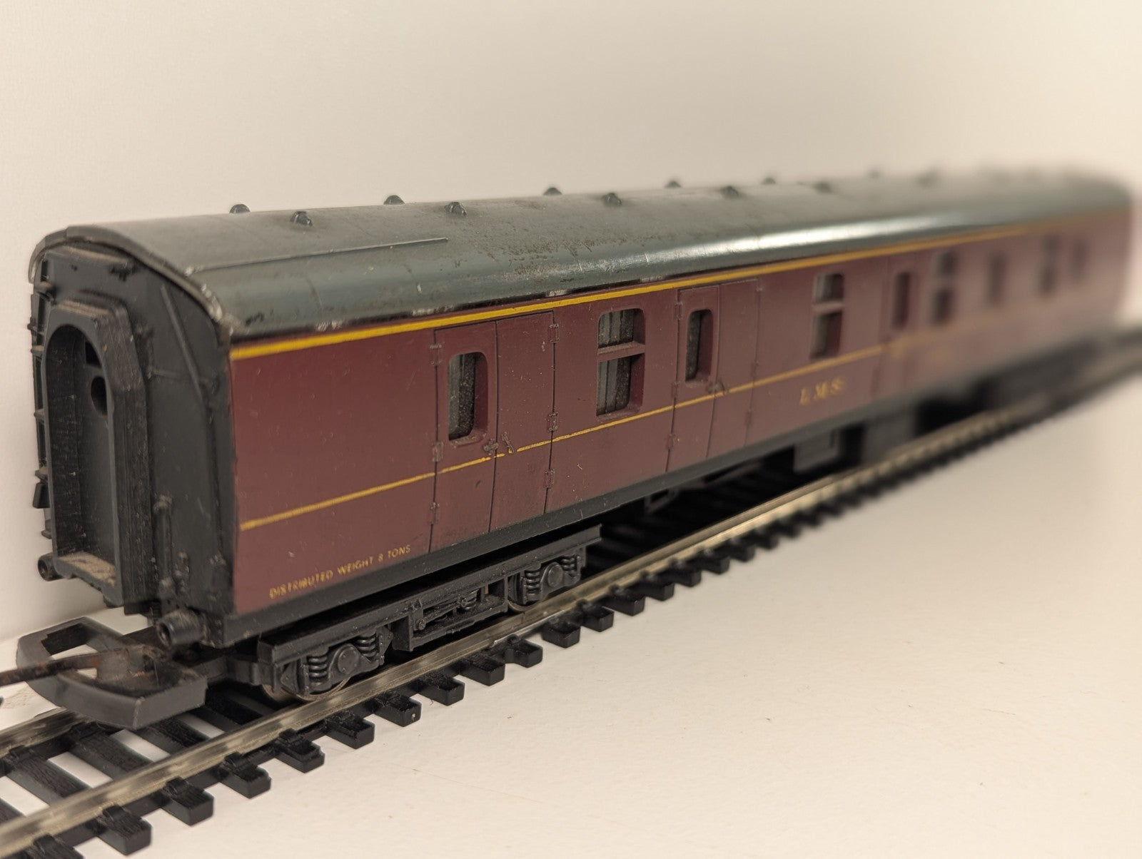 Lima OO Gauge BR Mk1 Restaurant Buffet Coach – Maroon