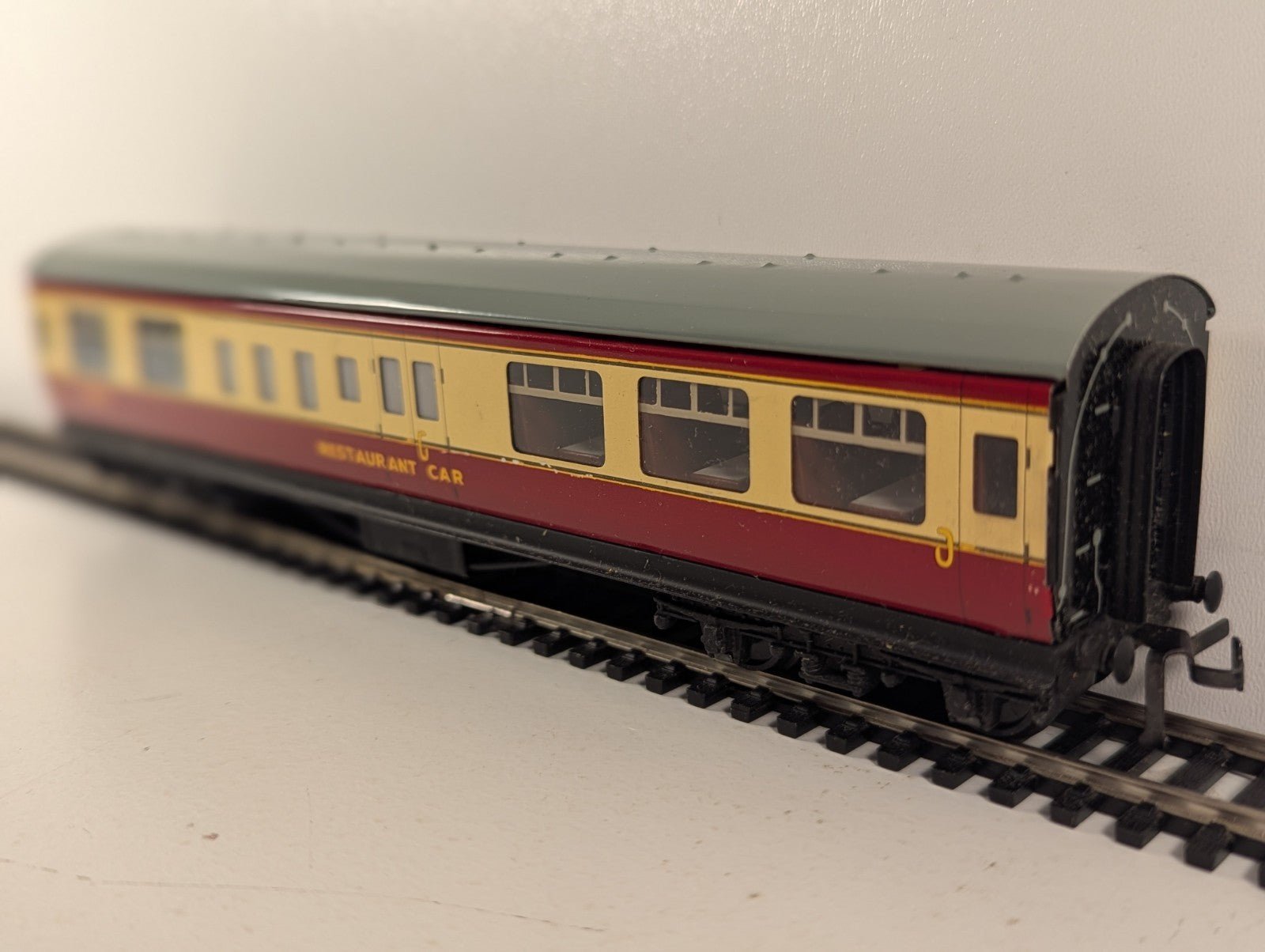 Hornby Dublo 32097 OO Gauge Stanier Restaurant Coach
