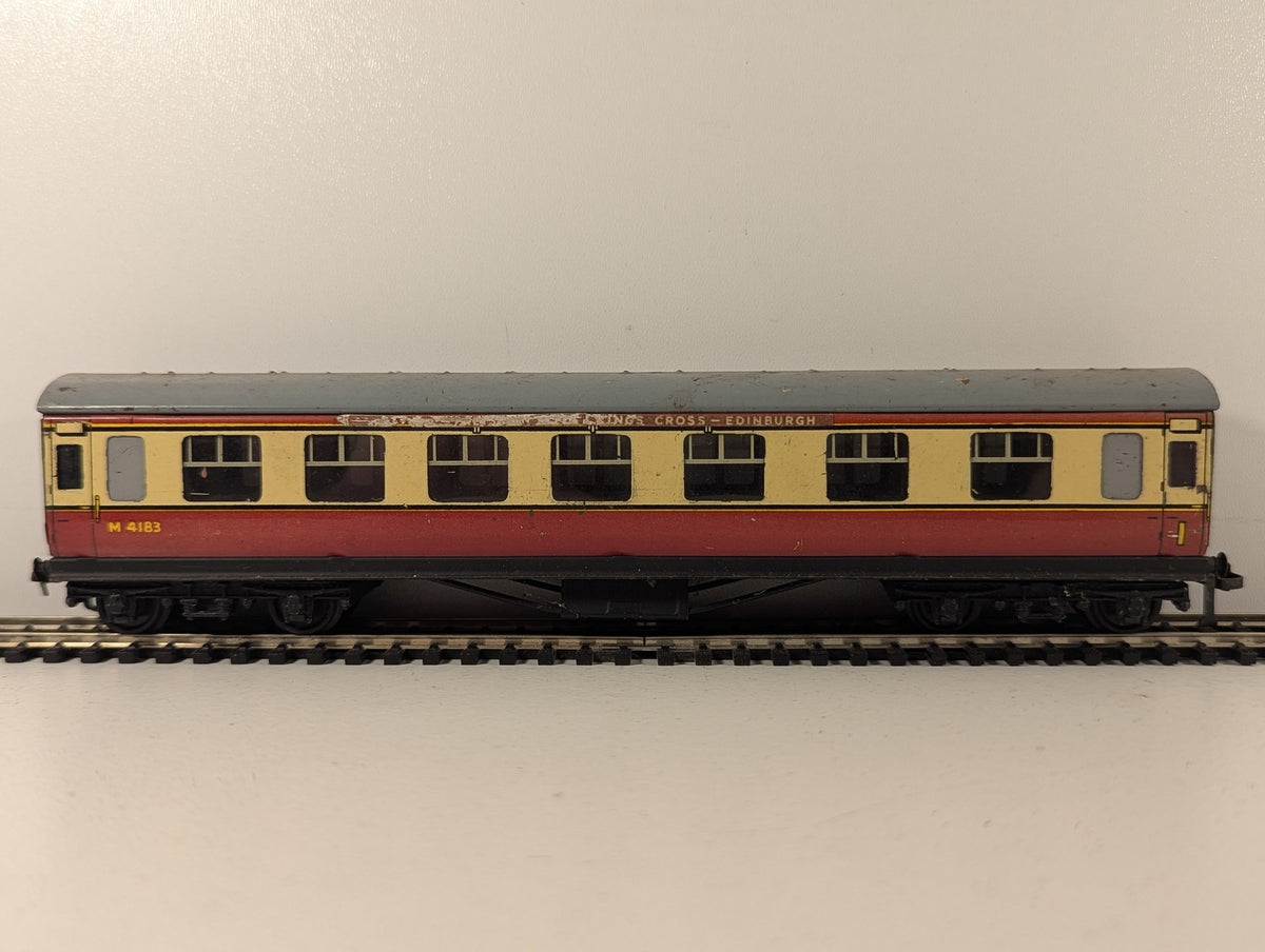 Hornby Dublo OO Gauge BR (M) Corridor Composite Coach Passenger Coach M 4183