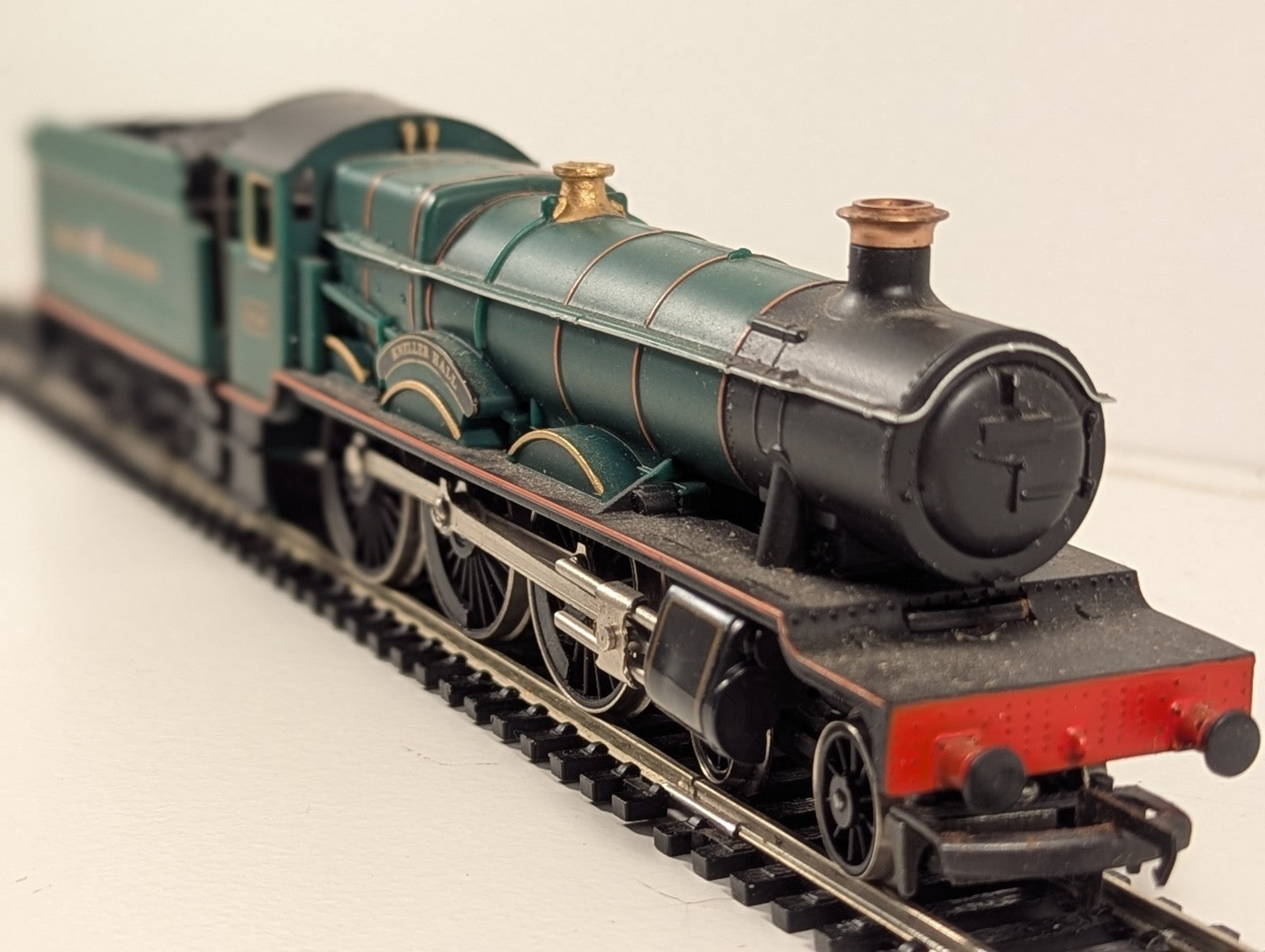 Hornby OO Gauge GWR 49xx Hall Class 4-6-0 “Kneller Hall”