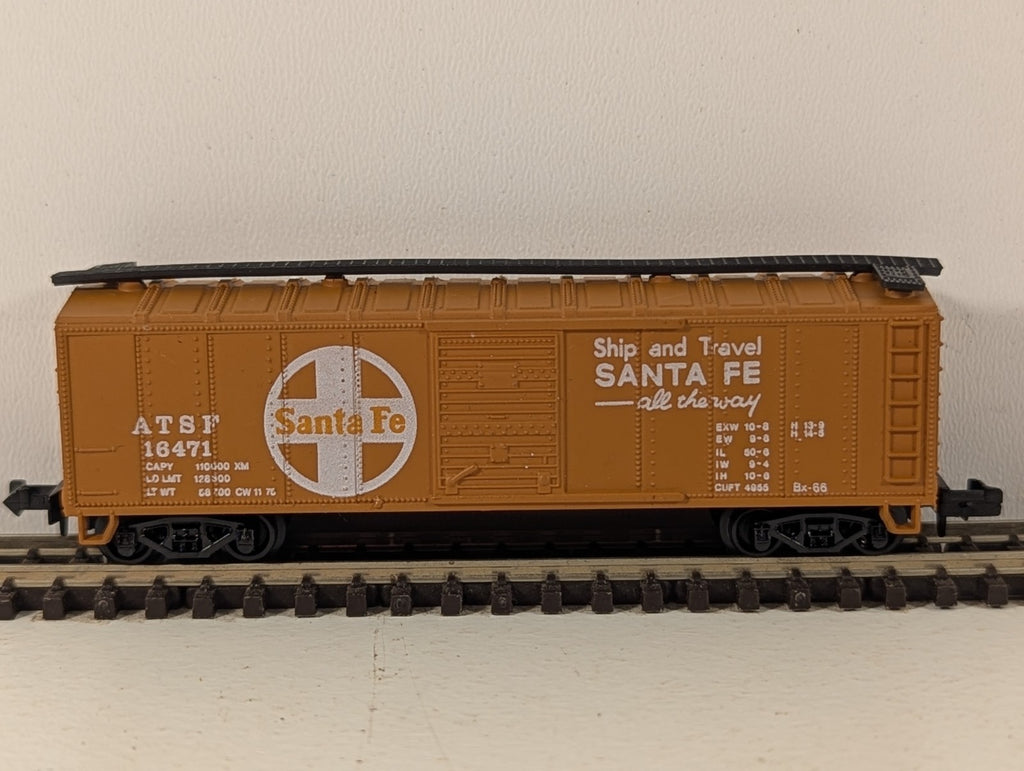 Model Power 3438 N Gauge Santa Fe ATSF Yellow Box Car - Boxed