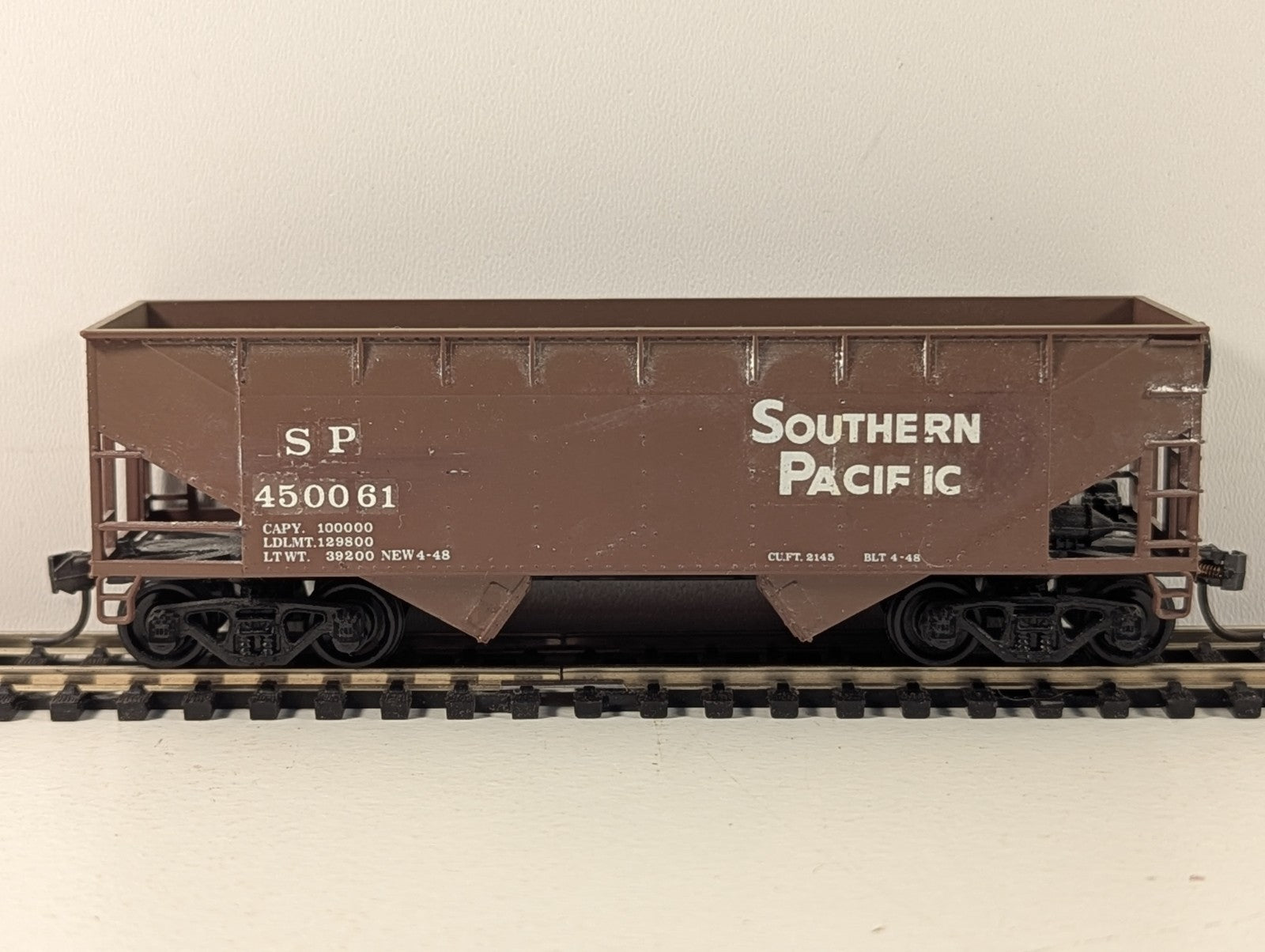 Athearn Southern Pacific 70-Ton Triple Hopper Car