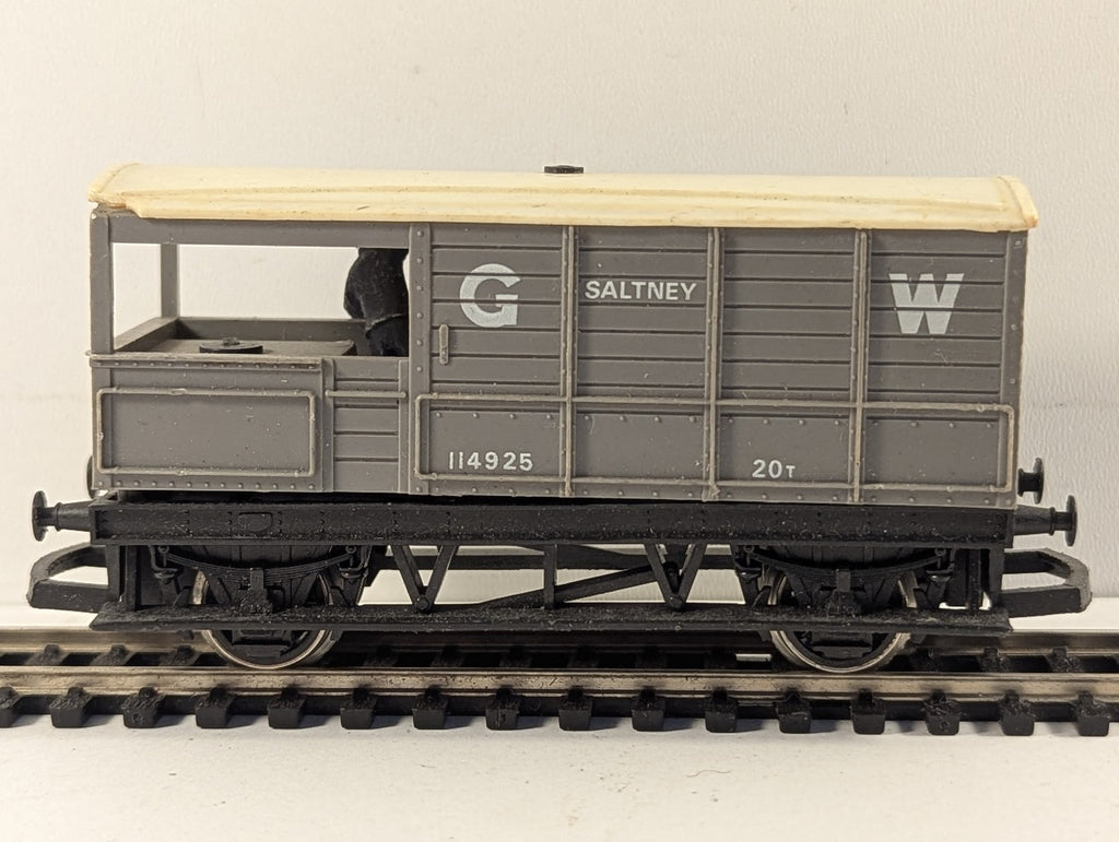 Hornby OO Gauge GWR 20t Toad Brake Van 'Saltney' 114925 GWR Grey R016
