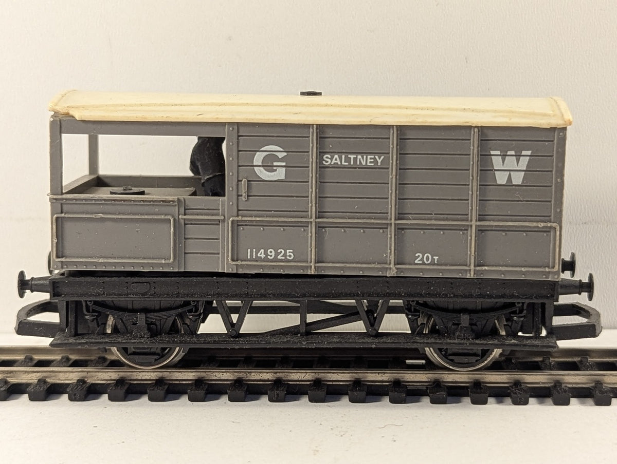 Hornby OO Gauge GWR 20t Toad Brake Van 'Saltney' 114925 GWR Grey R016