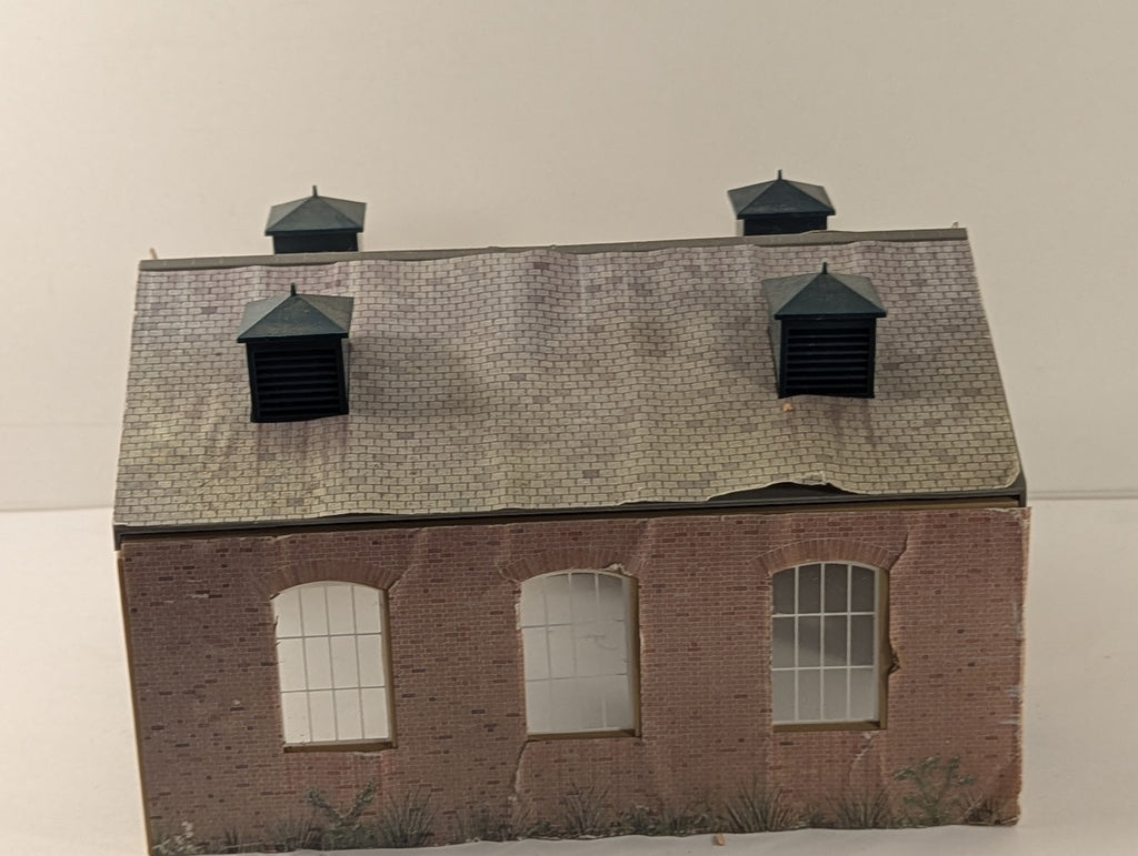 Hornby OO Gauge Single Track Engine Shed Buildings & Structures R180