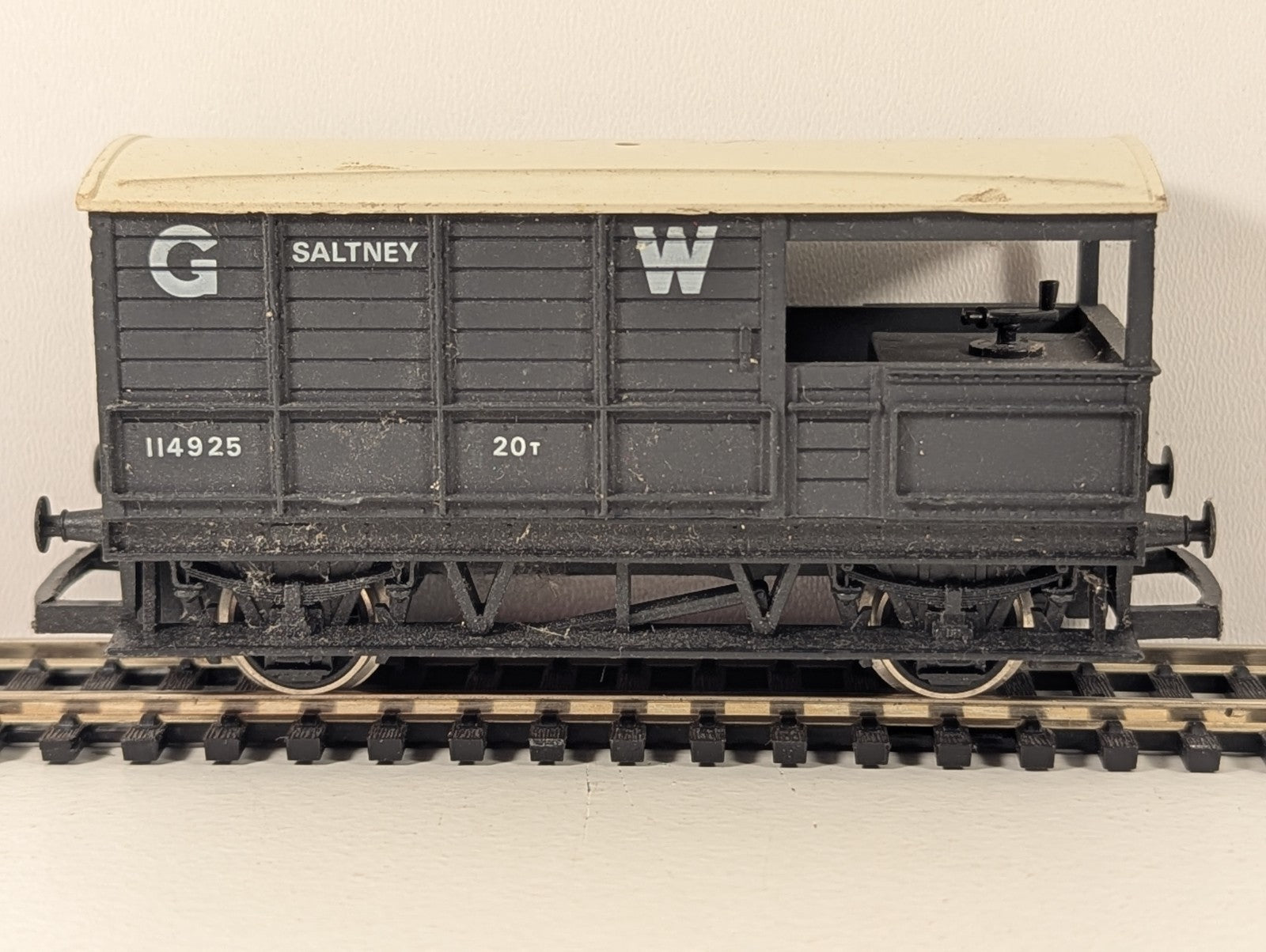 Hornby R714 OO Gauge GWR 20T Toad Brake Van