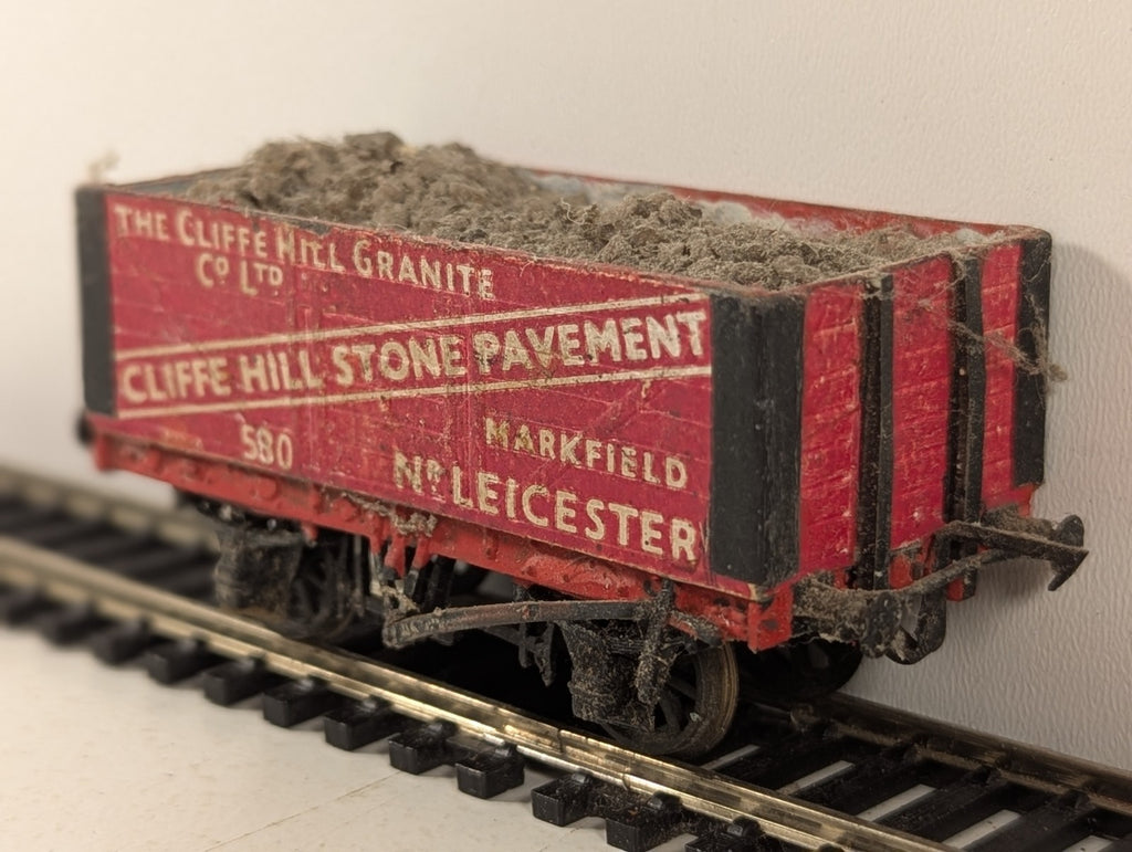 Peco OO Gauge Cliffe Hill Granite Co. Ltd. 5-Plank Wagon Goods Wagon