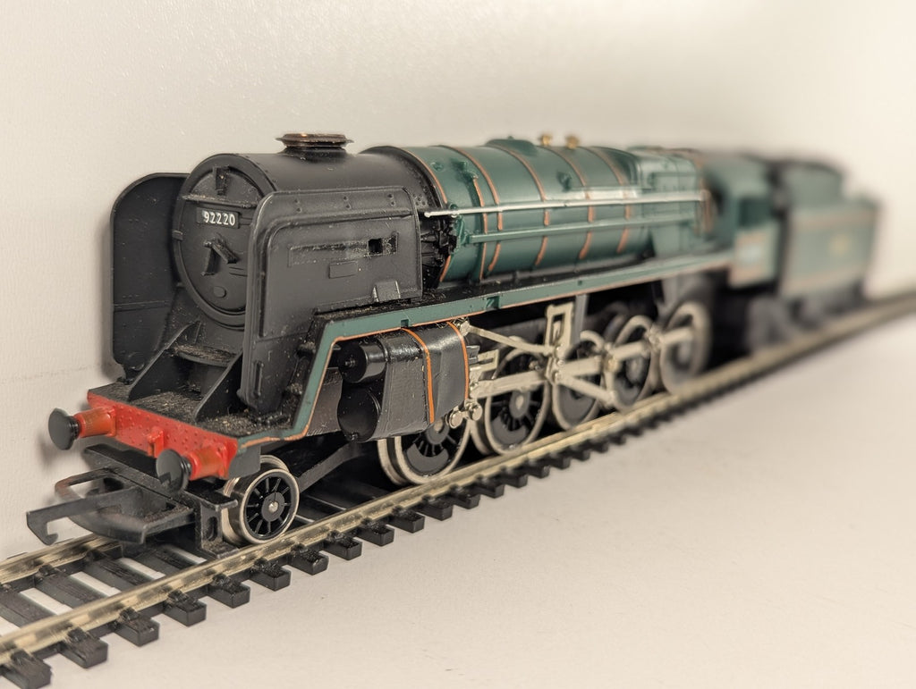Hornby OO Gauge BR Standard Class 9F 'Evening Star' Locomotive 92220 BR Green
