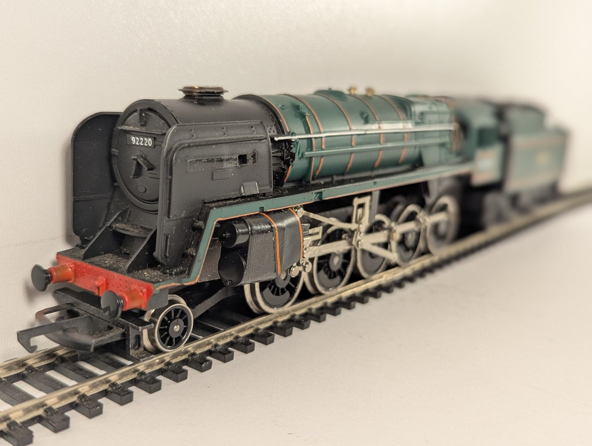 Hornby OO Gauge BR Standard Class 9F 'Evening Star' Locomotive 92220 BR Green