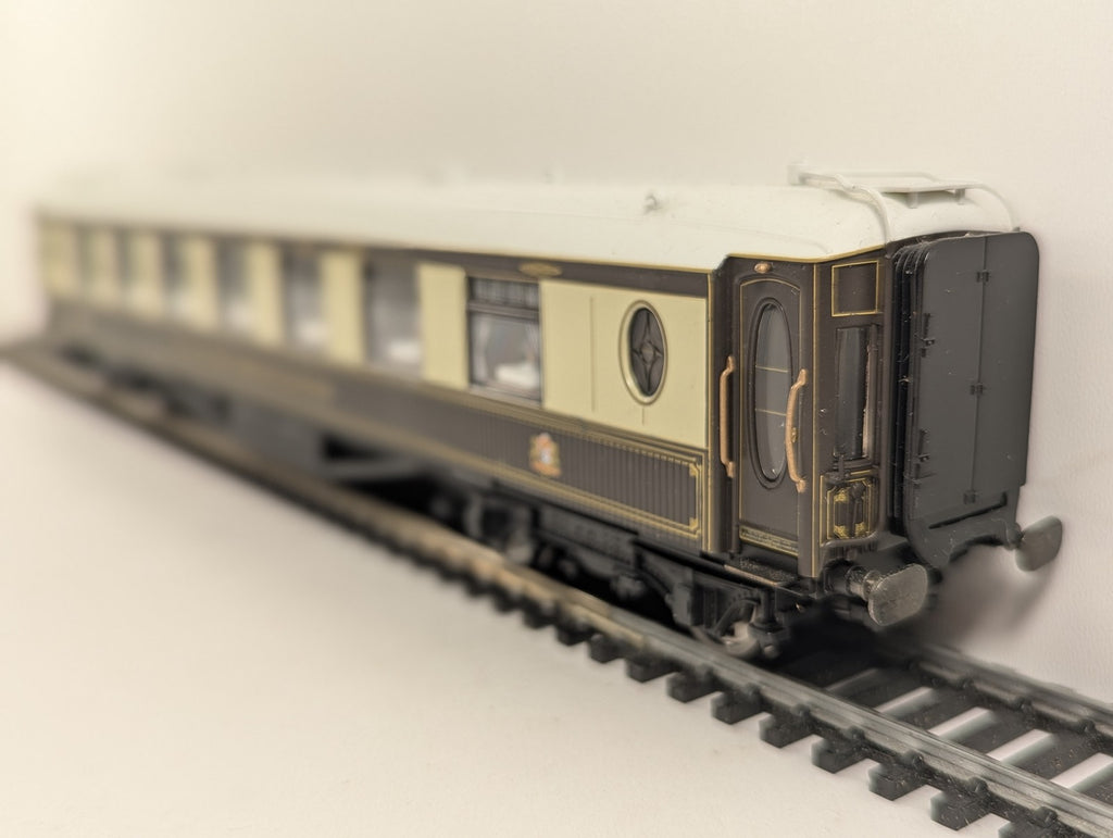 Hornby OO Gauge Pullman Parlour Car 'Car No. 35' Third Class Working Lights