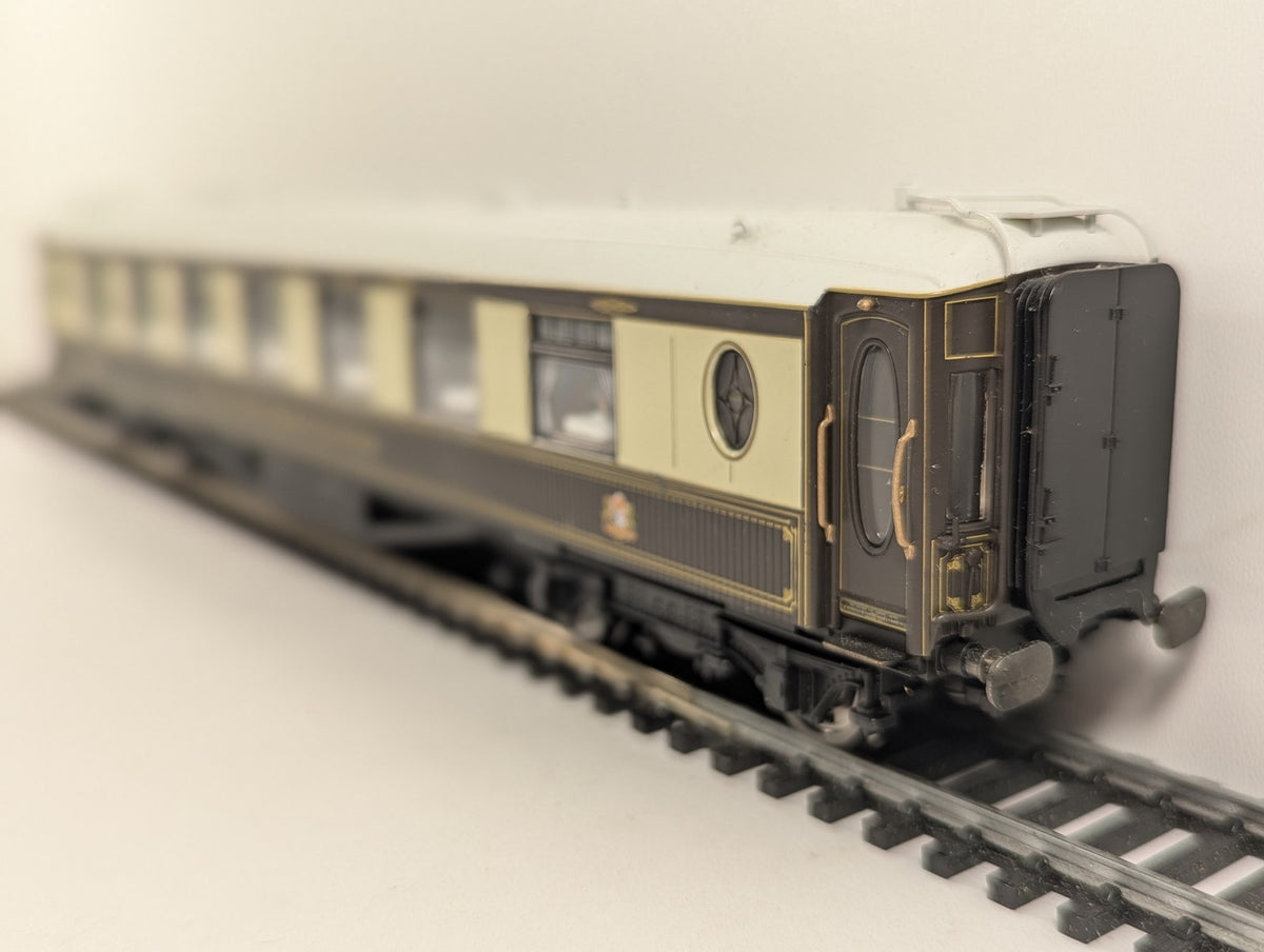 Hornby OO Gauge Pullman Parlour Car 'Car No. 35' Third Class Working Lights
