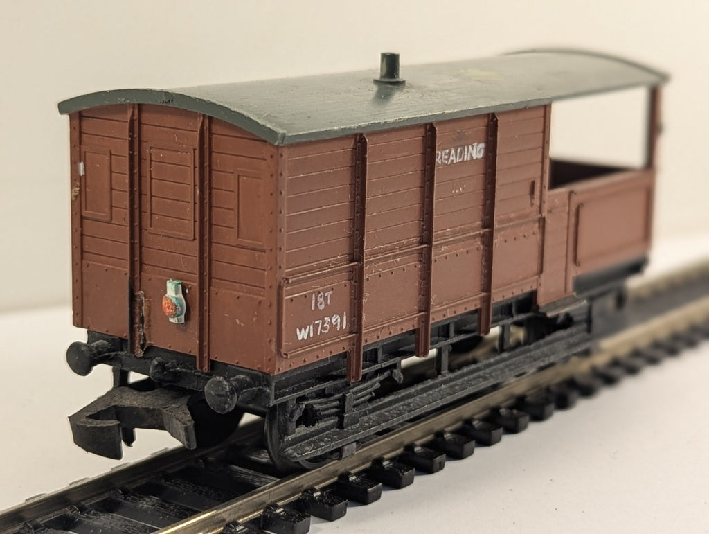Hornby Dublo OO Gauge MR 20-Ton Goods Brake Van Repainted W17391