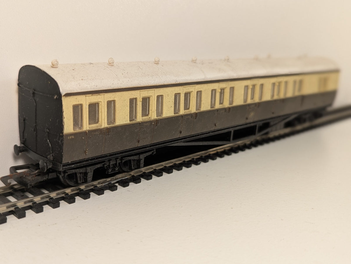 Mainline OO Gauge GWR Suburban Brake Coach Chocolate Cream
