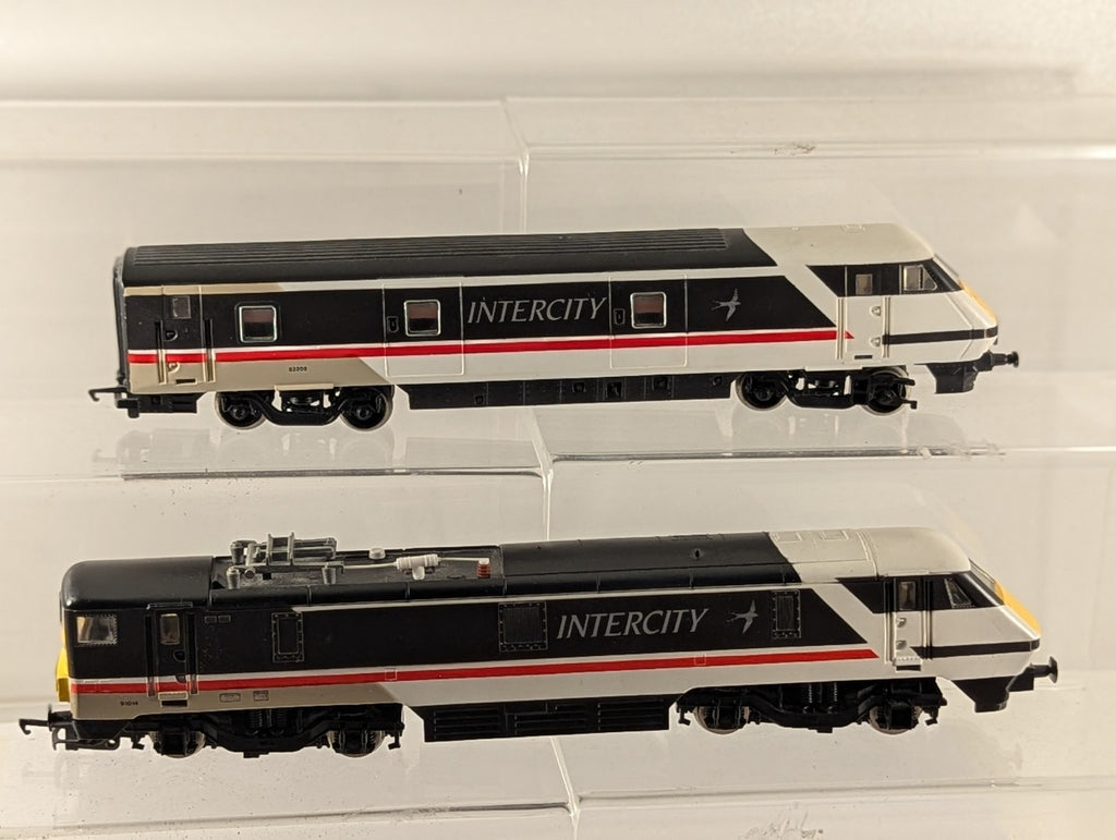 Hornby OO Gauge Class 91 InterCity Swallow - Missing Couplers