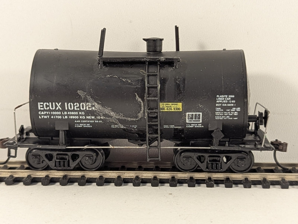 Walthers HO Gauge 30ft Tank Car ECUX 102026 ECUX Black 932-5105