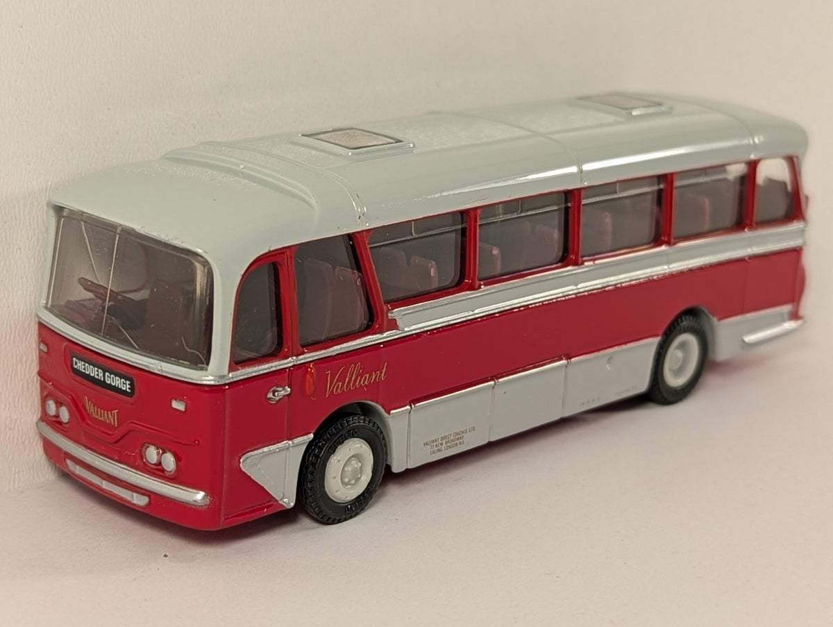 EFE Harrington Cavalier Coach – Valliant Livery – 1:76 Scale