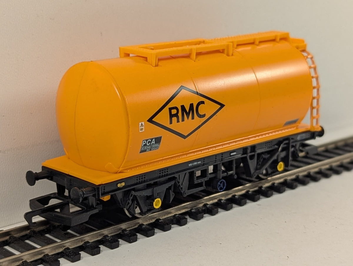 Hornby OO Gauge PCA Cement Wagon Goods Wagon RC 10045 RMC Orange