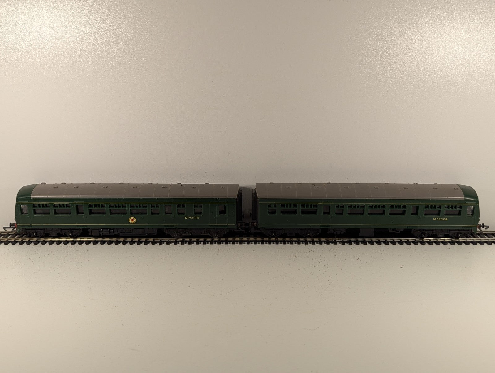 Tri-ang OO Gauge Class 101 Metro-Cammell 2-Car DMU Diesel Multiple Unit