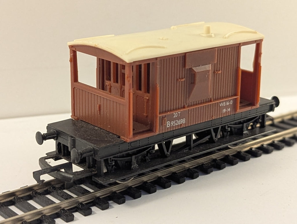 Hornby OO Gauge BR Standard 20T Brake Van B952698